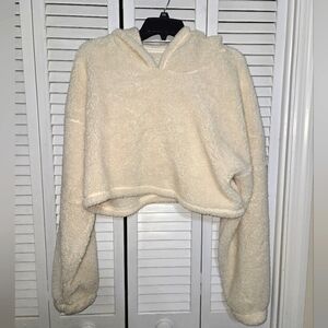 Heart Hips Women's L Teddy Bear Cropped Fleece Top